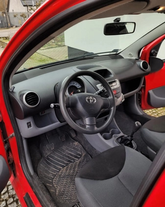 Toyota Aygo cena 9900 przebieg: 128000, rok produkcji 2006 z Szczecin małe 211